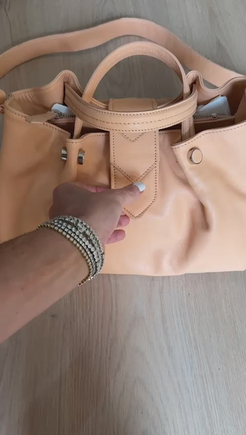 
                      
                        Cargar y reproducir video en el visor de la galería, Uma Chica Melón
                      
                    