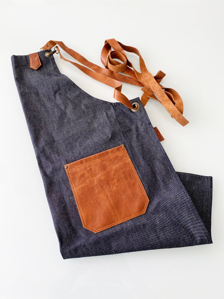 
                      
                        Mandil Denim
                      
                    