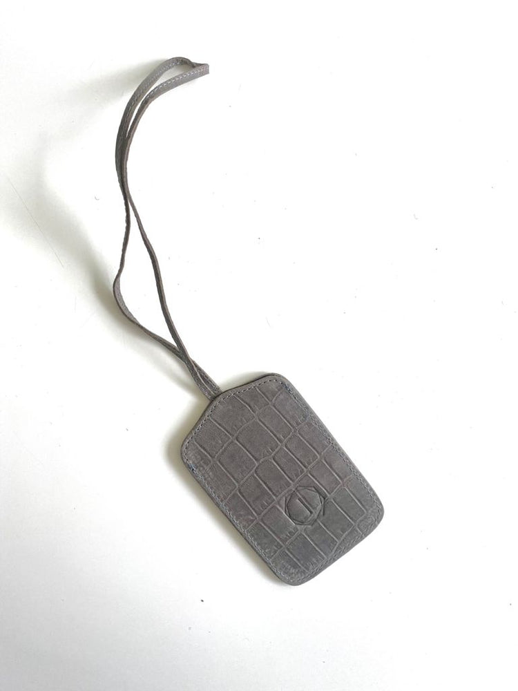 Tags Maletas Gris Croco